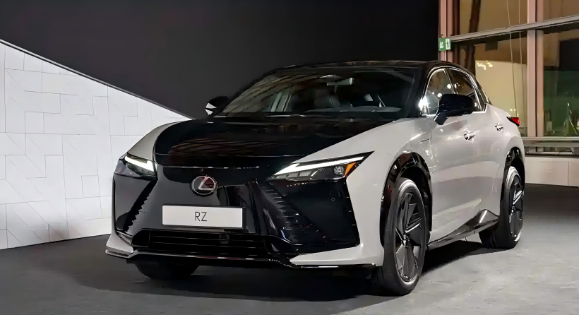 Lexus EX RZ featuring a officialis imagines de novo RZ featuring a redesigned gubernaculo rota et vacant-per-filum ratio