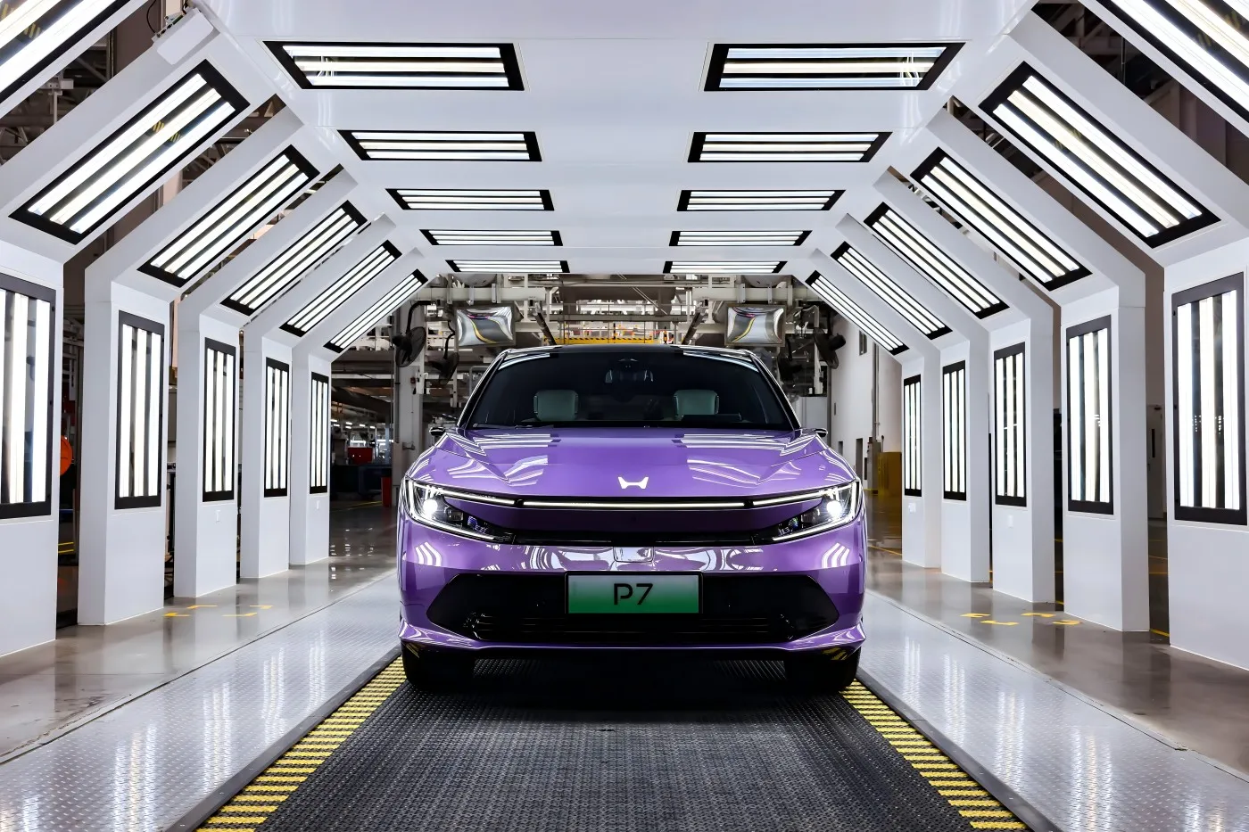 Gac Honda P7 publice advolvit off productio linea. Hoc est positus ut medium-amplitudo SUV et expectat ut launch duo plures electrica vehicles in futurum.